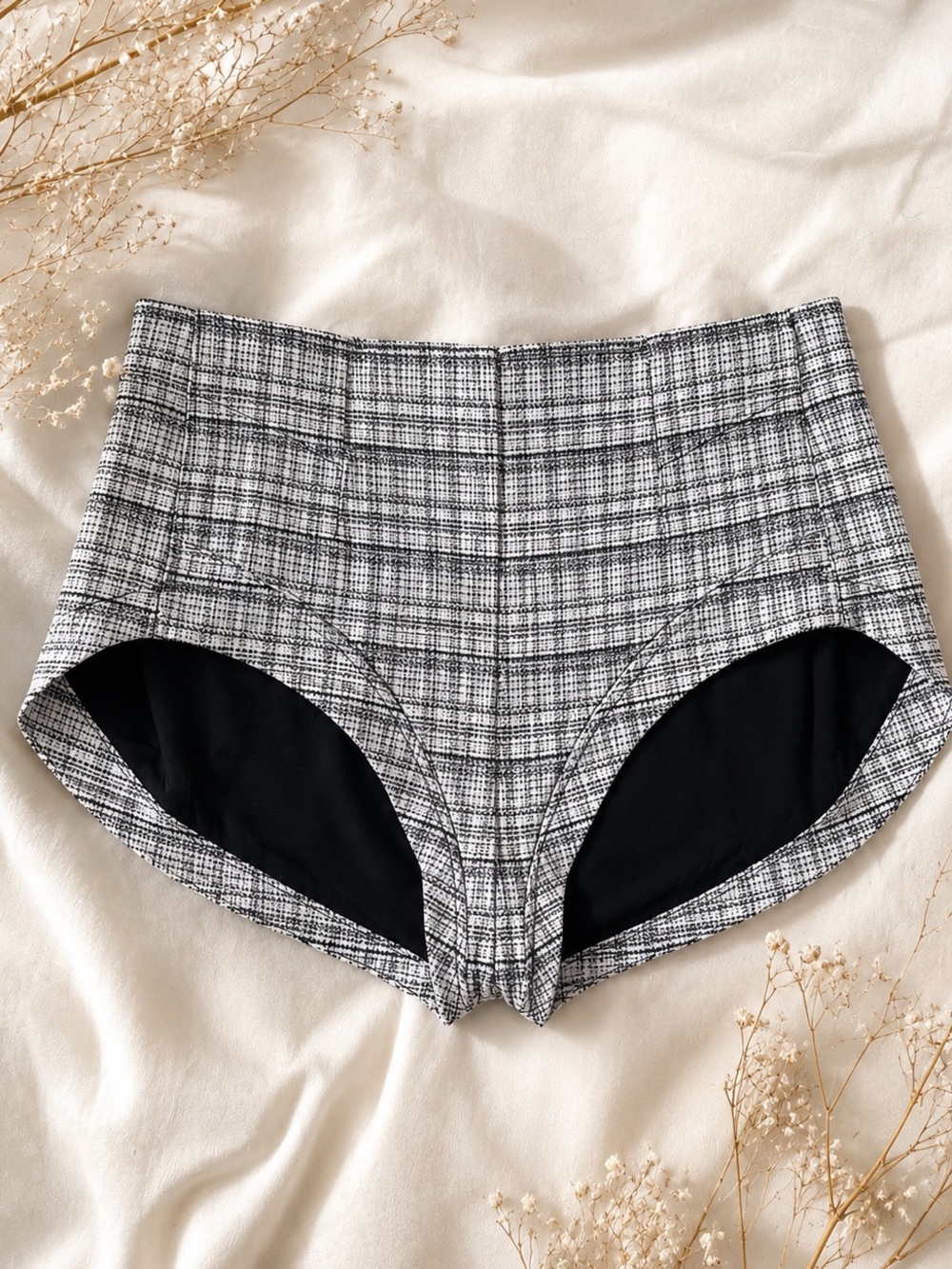 Free People Plaid Curved Hem Micro Shorts Black White Size 4 NWT - Picture 5 of 8